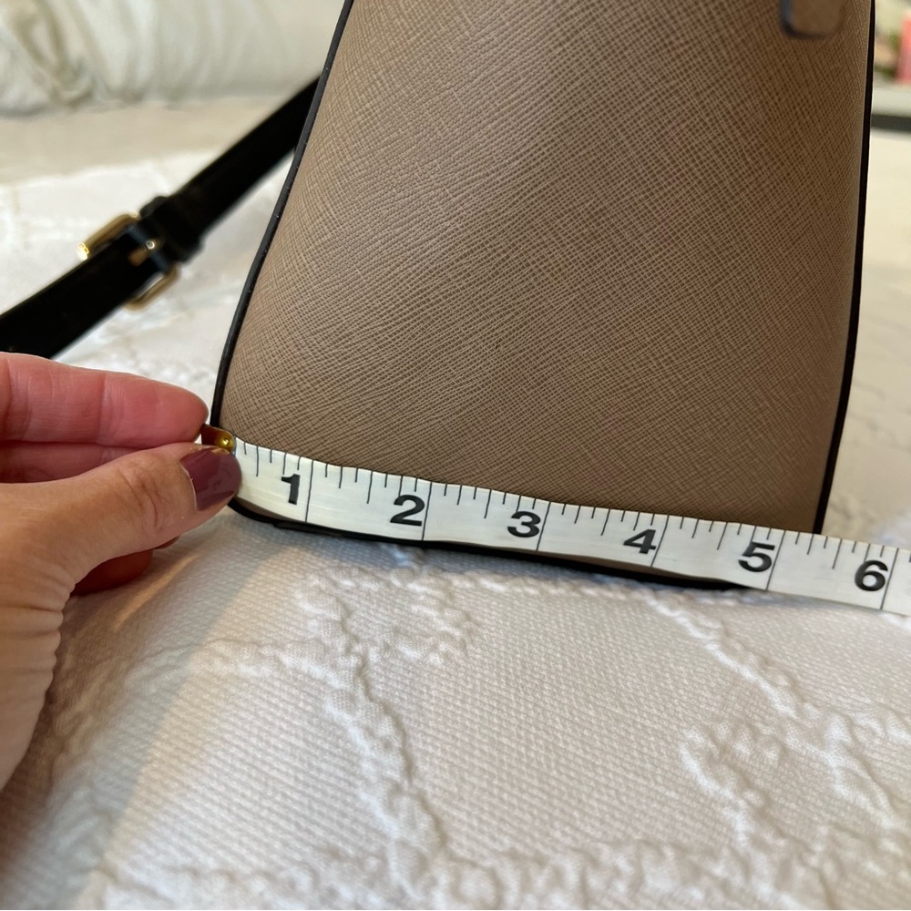 Kate Spade Cove Street Leather Colorblock Pippa Satchel, Dune/Black 🖤 - Picture 14 of 15